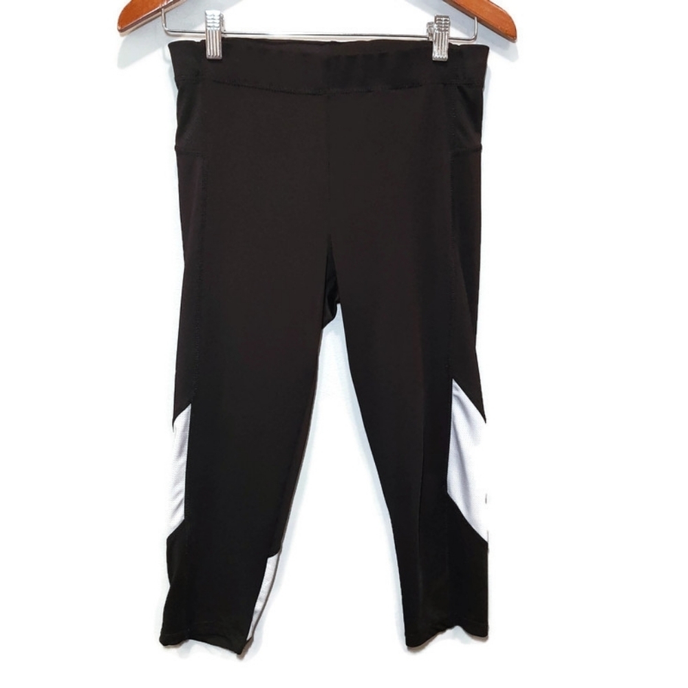 F&F Active Leggings Sporty Vented Cropped Capri Black Grey Size Medium